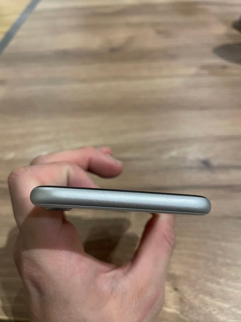 値下げ　iPhone SE第2世代