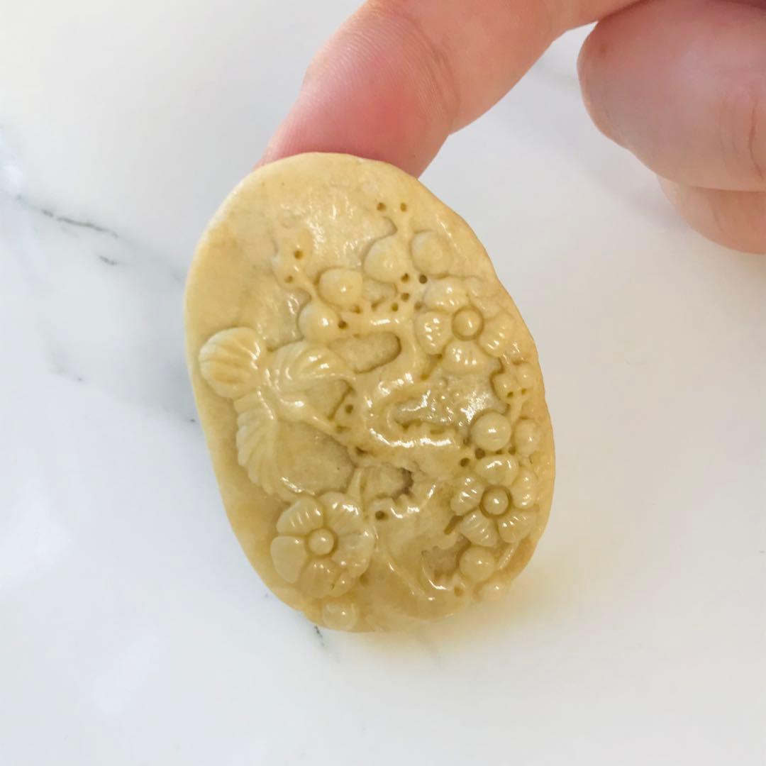 [P300-002］翡翠　ペンダントトップ　天然石　ミャンマー産