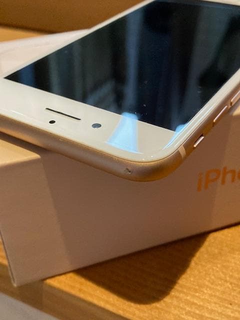【美品】iPhone8 ゴールド 64GB SIMフリー 箱 アクセサリー付
