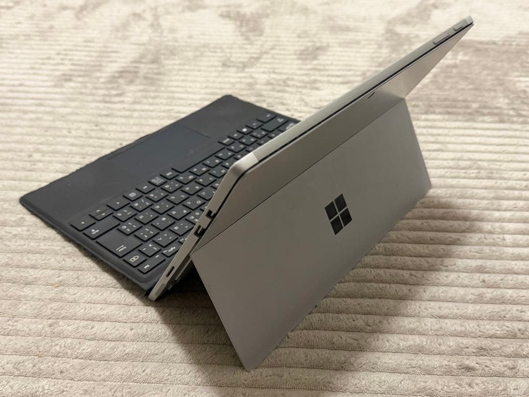 【付属品箱あり】Surface Pro 5 / i5 / 4GB / 128GB