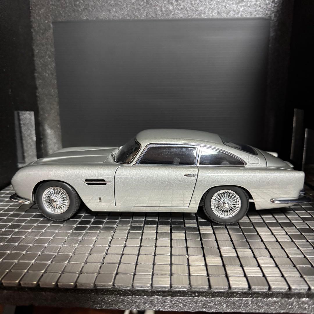 絶版 オートアート 1/18 アストンマーチン DB5