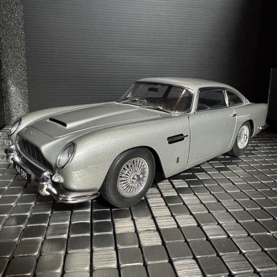 絶版 オートアート 1/18 アストンマーチン DB5