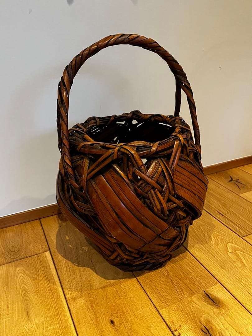 【3月末まで】持ち手付き竹籠花入れ｜民藝