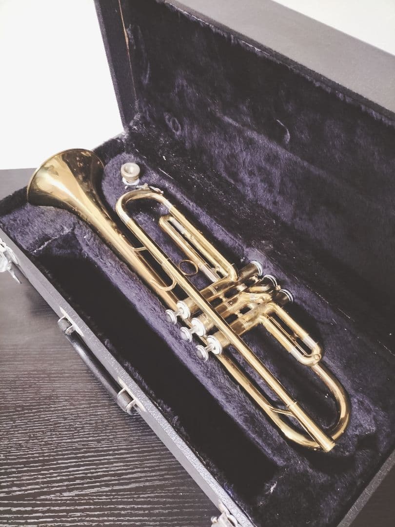 金色トランペット ハードケース付き　中古保管品