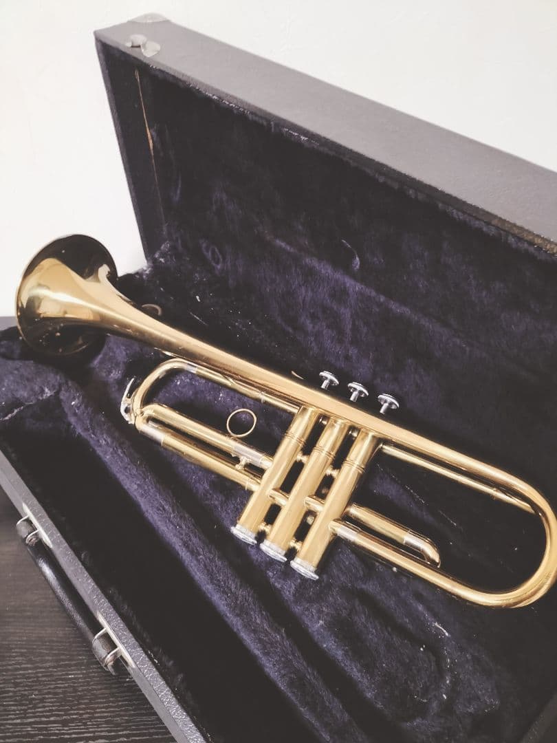 金色トランペット ハードケース付き　中古保管品
