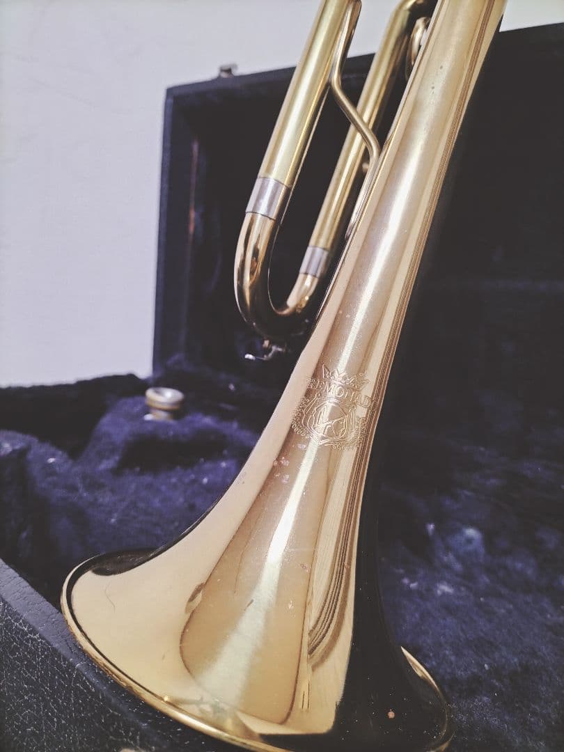 金色トランペット ハードケース付き　中古保管品