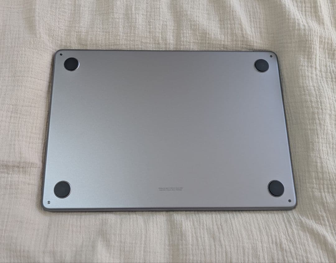 Apple MacBook Air M2 256GB 13インチ スペースグレイ