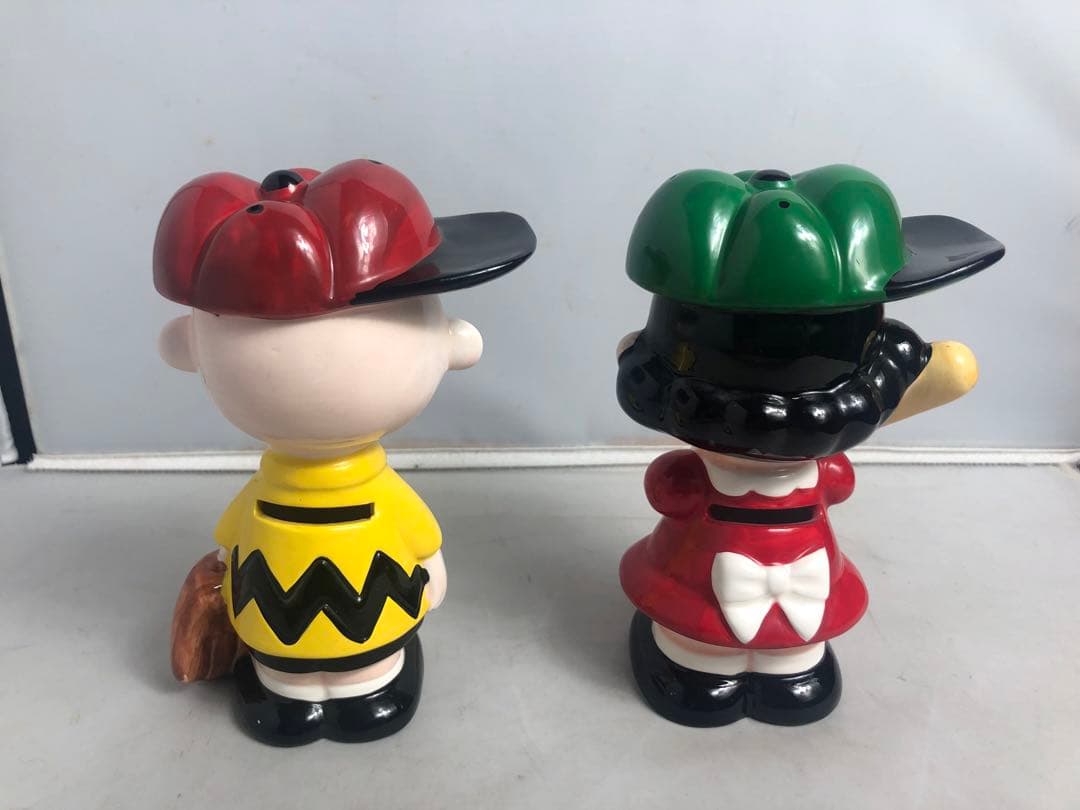 Snoopyスヌーピールーシー　チャーリーブラウン 貯金箱陶器製インテリアレトロ