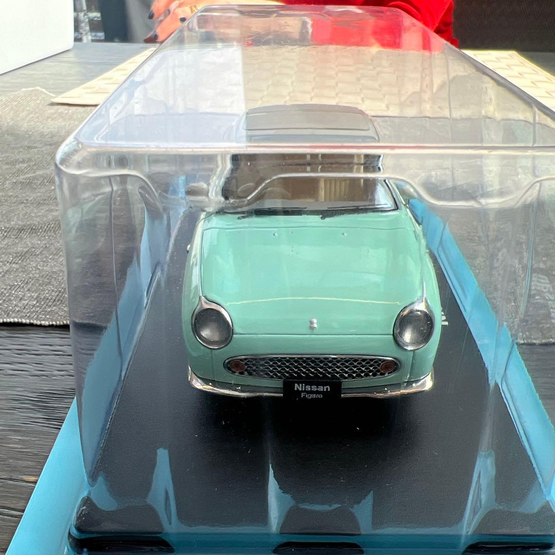 ⑤Nissan Figaro (1991) ミニカー 1/24 スケール