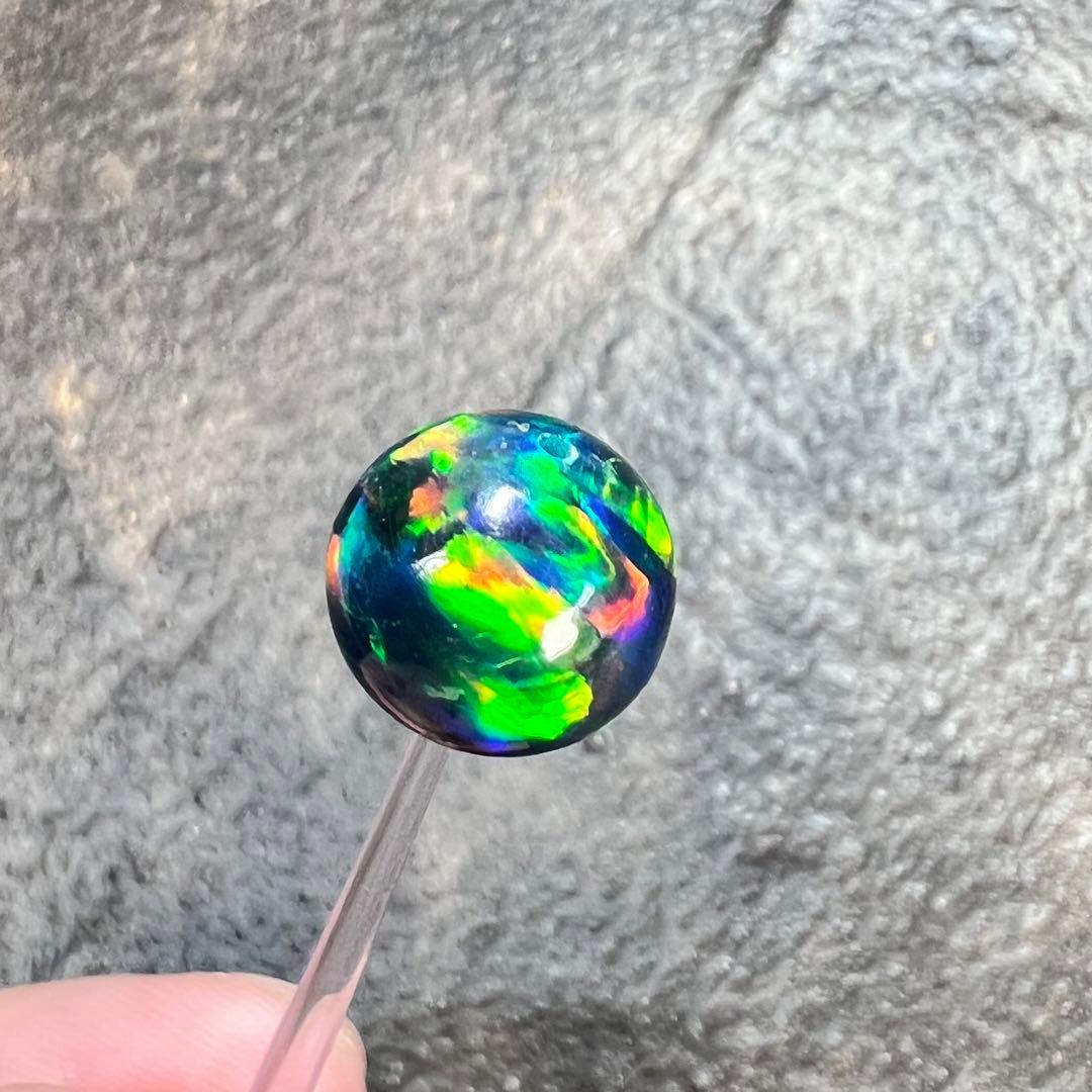 強いファイヤーが輝く！　ブラックオパール　ビーズ　粒売り　2