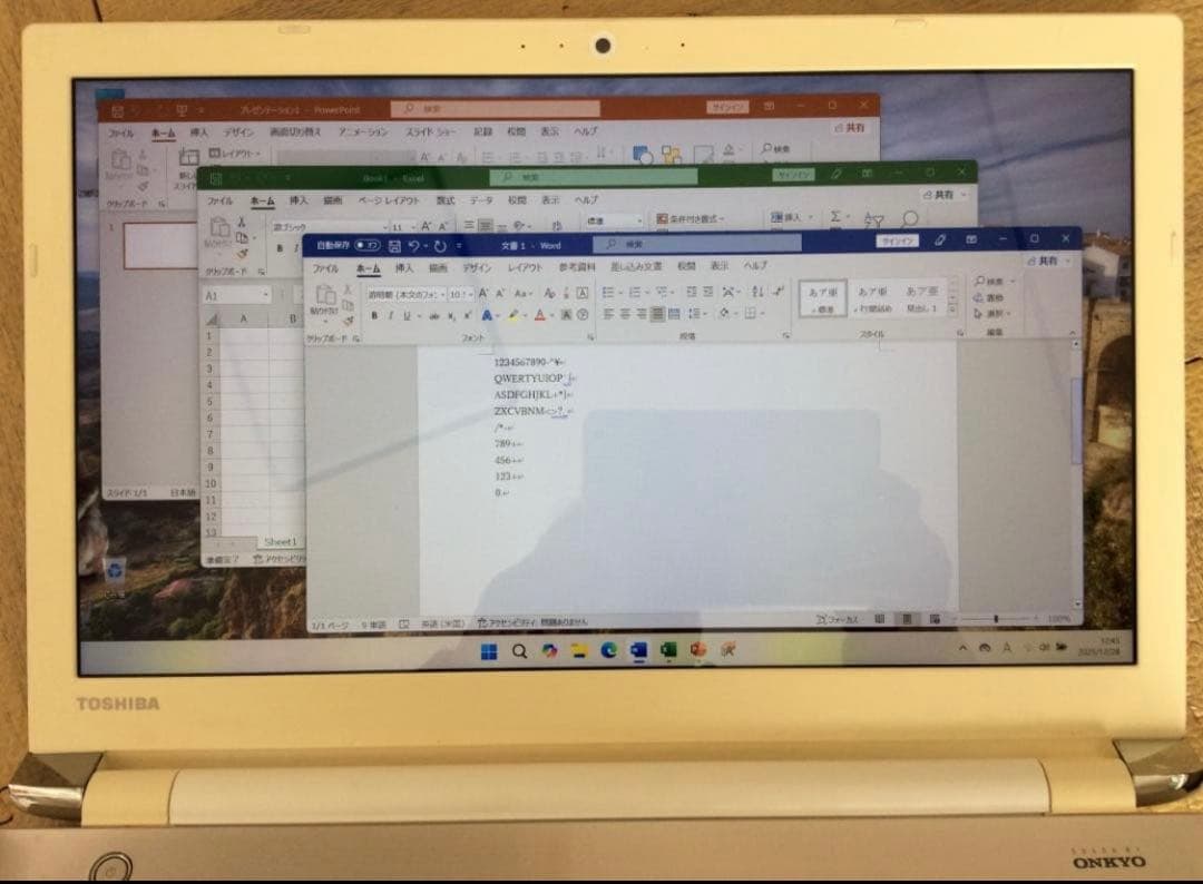 東芝ノートPC　高スペック　Win11 Corei7 16G SSD256G