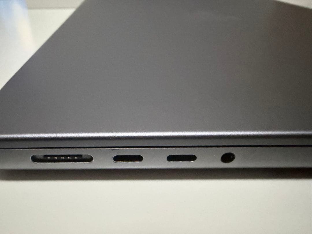 MacBook Pro 日本語配列 充電器付き