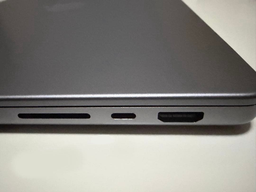 MacBook Pro 日本語配列 充電器付き