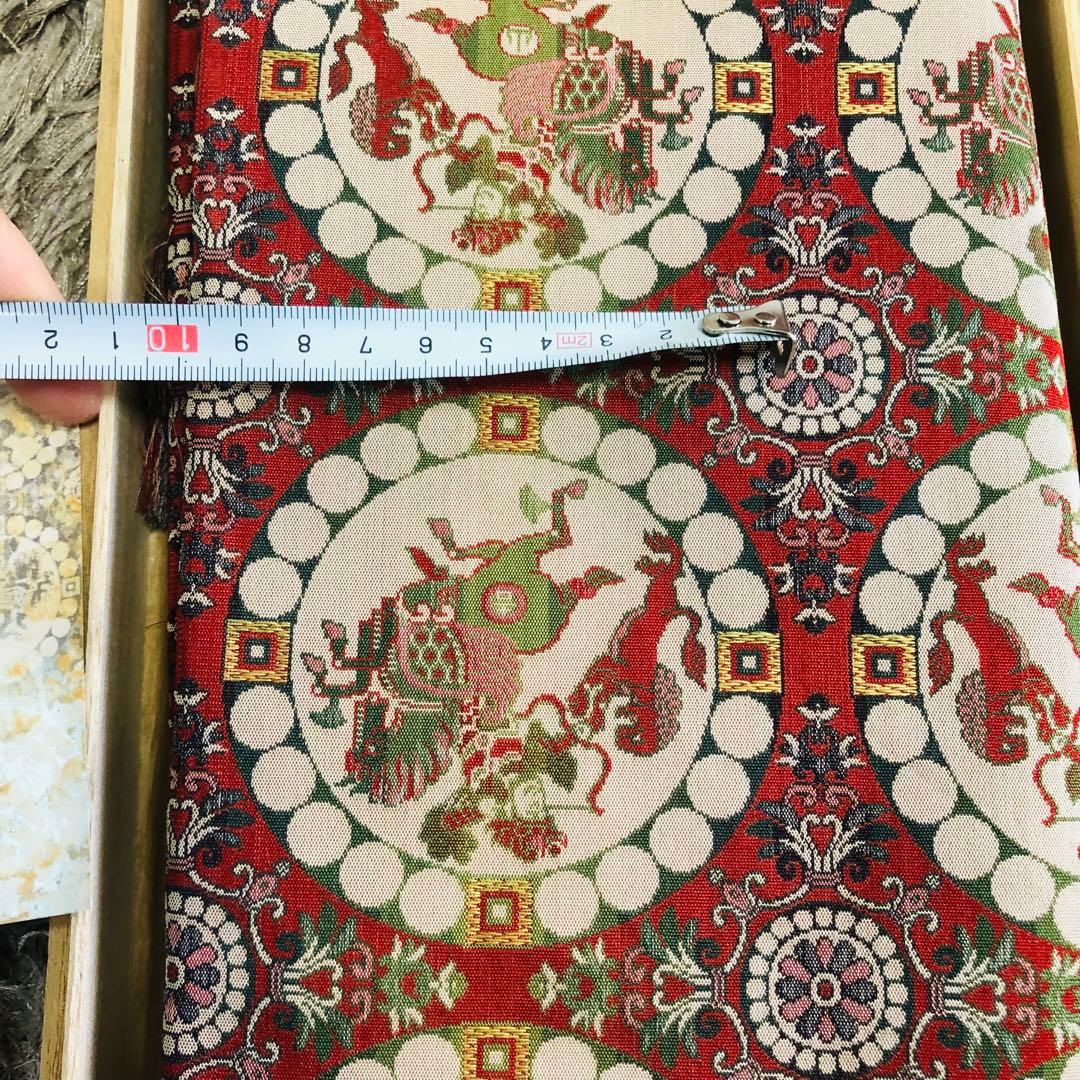 3 龍村美術織物　獅子狩文様錦　120×130センチ　法隆寺
