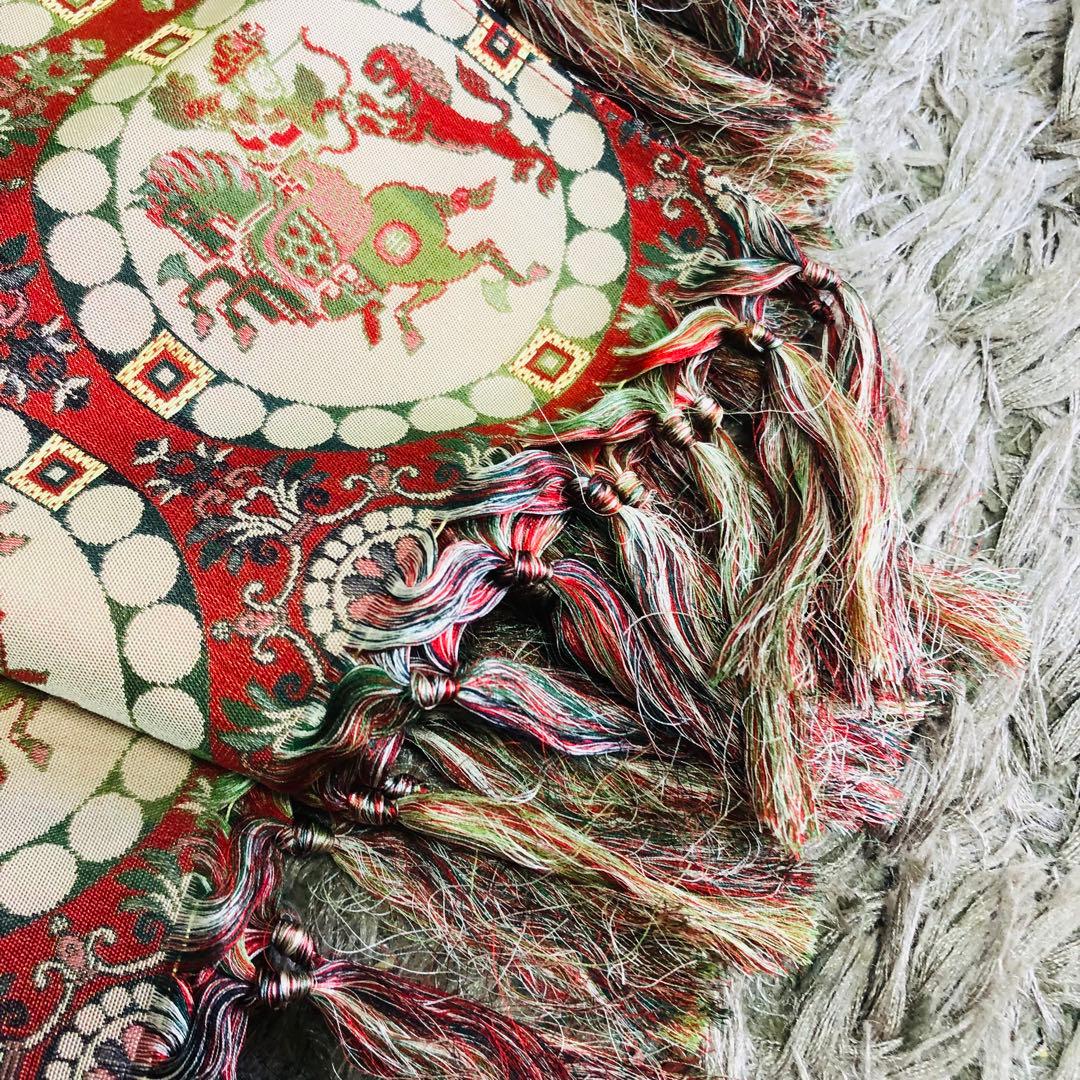 3 龍村美術織物　獅子狩文様錦　120×130センチ　法隆寺