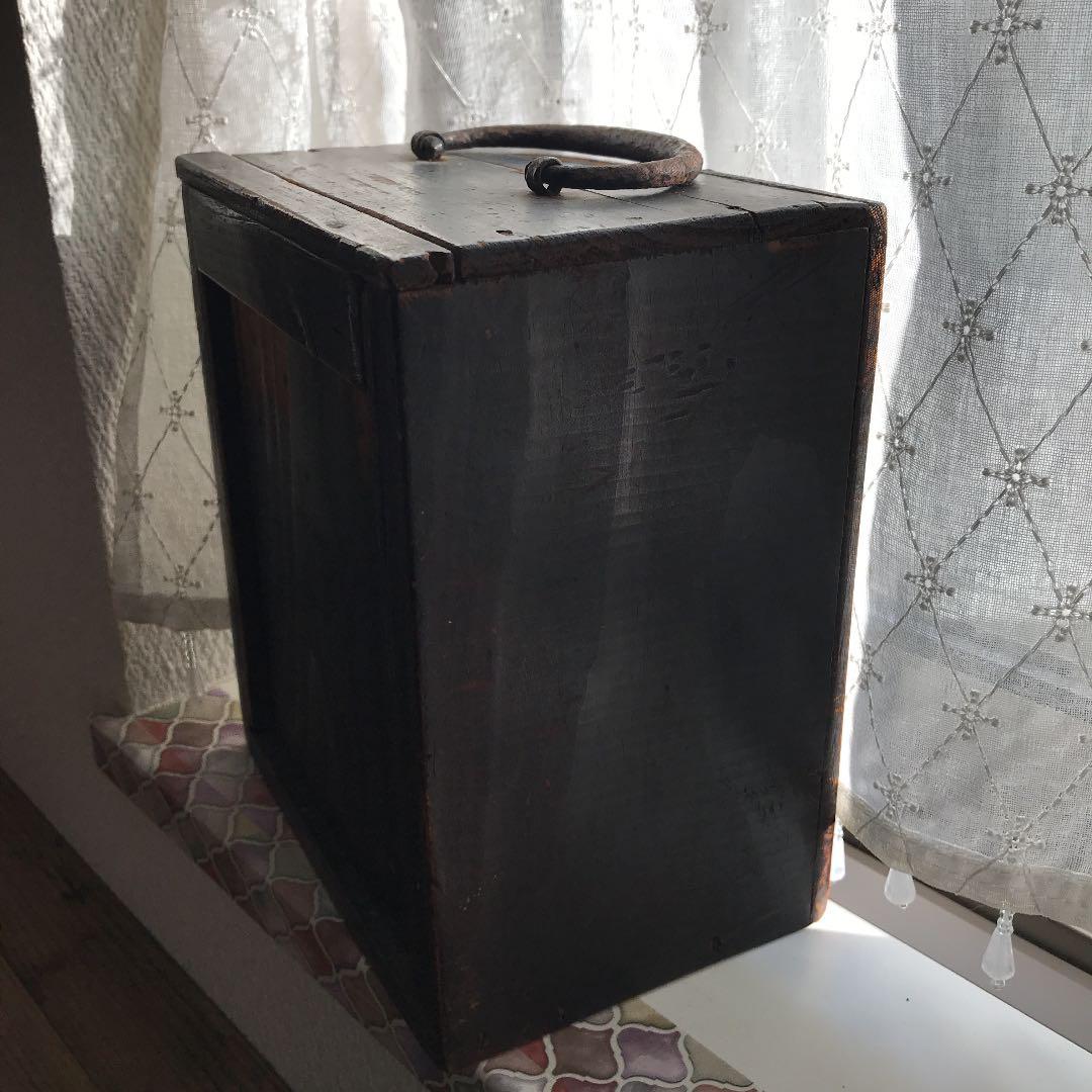 鎌倉の骨董屋で購入✨　木製レトロ箱