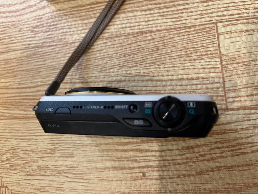 CASIO EXILIM EX-ZR15 シルバー 7倍ズーム