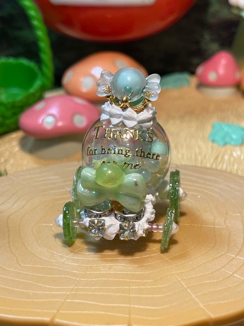 juicyライムキャンディガラスの車