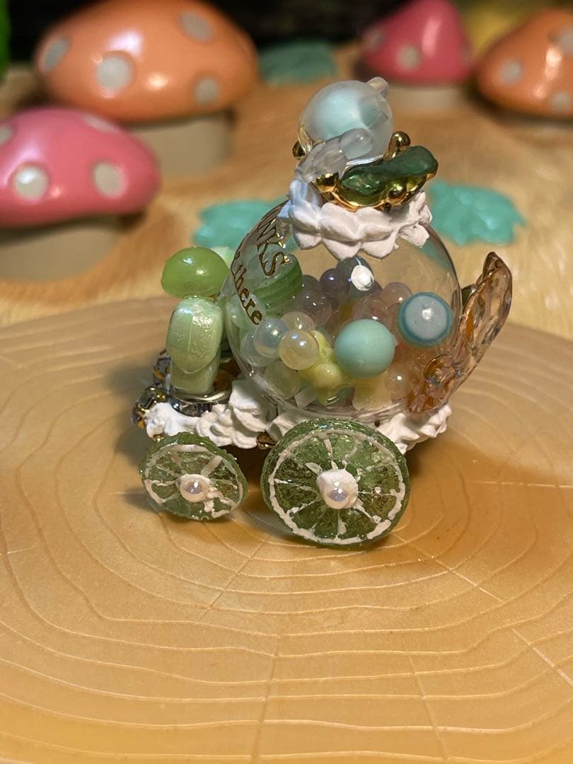 juicyライムキャンディガラスの車