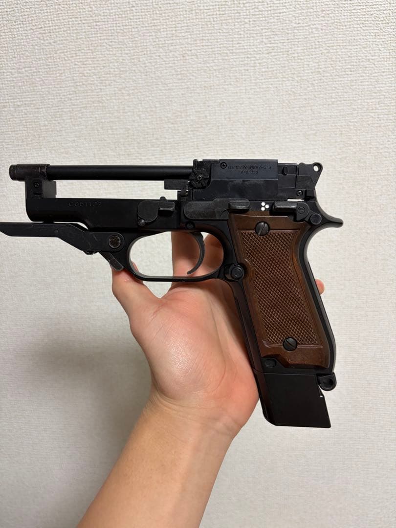 東京マルイ　電動ハンドガン　M93R ベレッタ