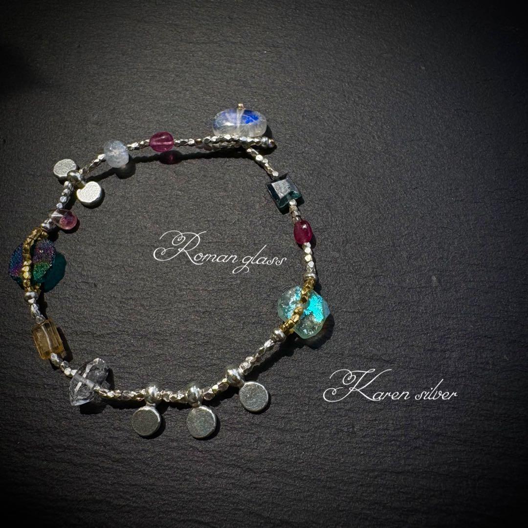 ローマングラスと天然石のカレンシルバーブレスレット