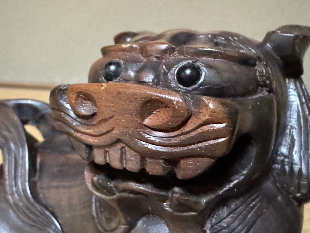 母のお茶道具の仲間たち 透かし彫り 沖縄シーサー 玉乗り唐獅子像木彫刻 2対