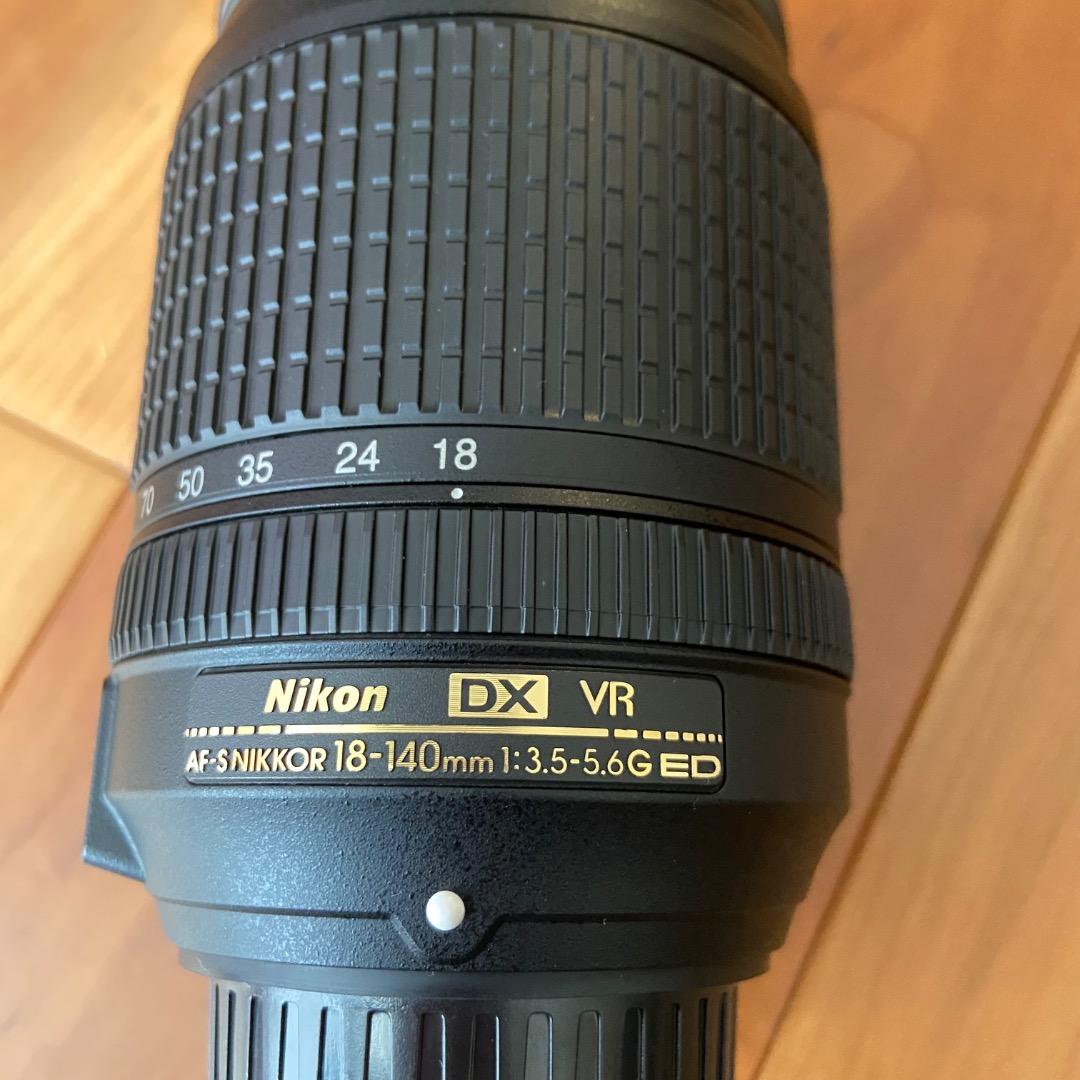 にこ AF-S DX NIKKOR 18-140mm f/3.5-5.6