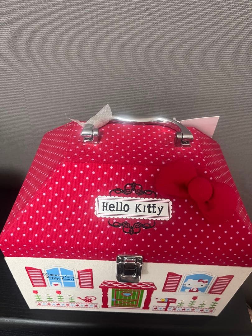 新品　サンリオ　ハローキティ　レアHELLO KITTY 家形収納　BOX