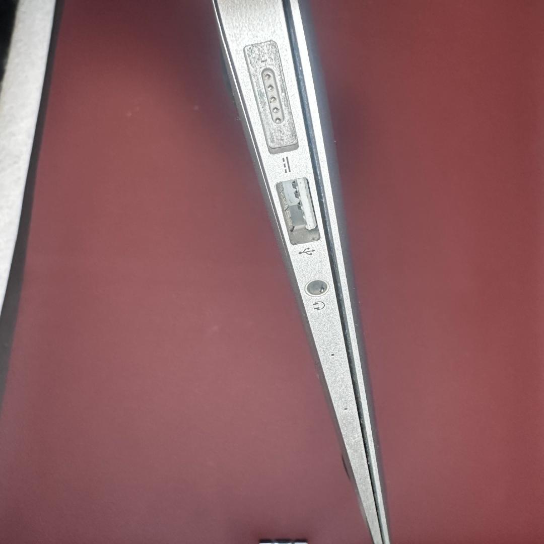 名機】Apple MacBook Air 11インチ A1465 Core i5