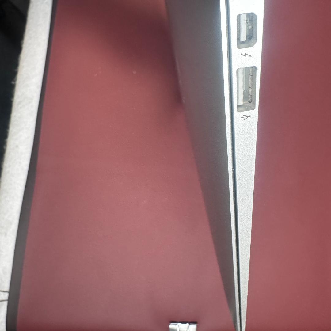 名機】Apple MacBook Air 11インチ A1465 Core i5