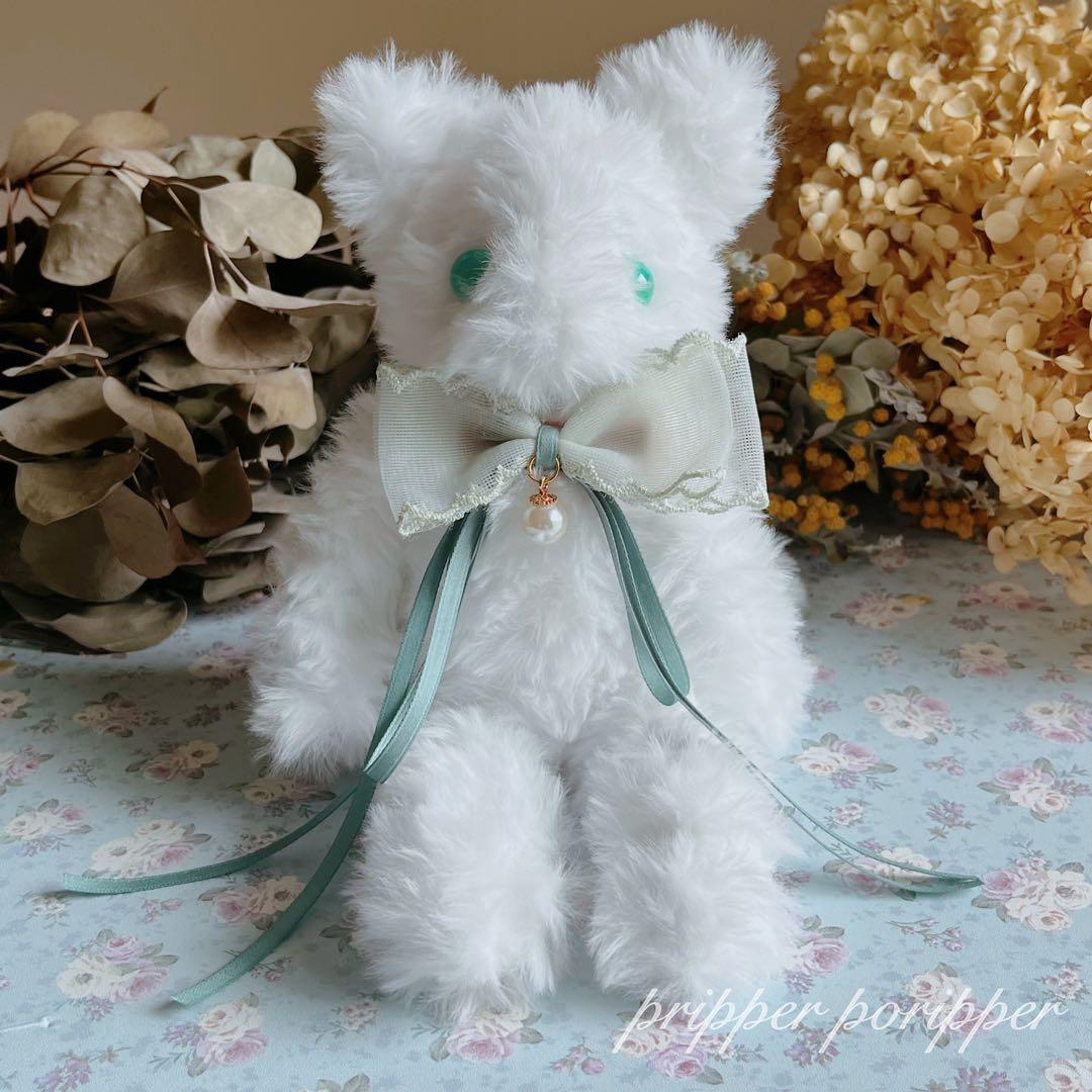 sample 硝子の瞳を持つ　しろいこねこのあみぐるみ　あみぐるみ　ぬいぐるみ