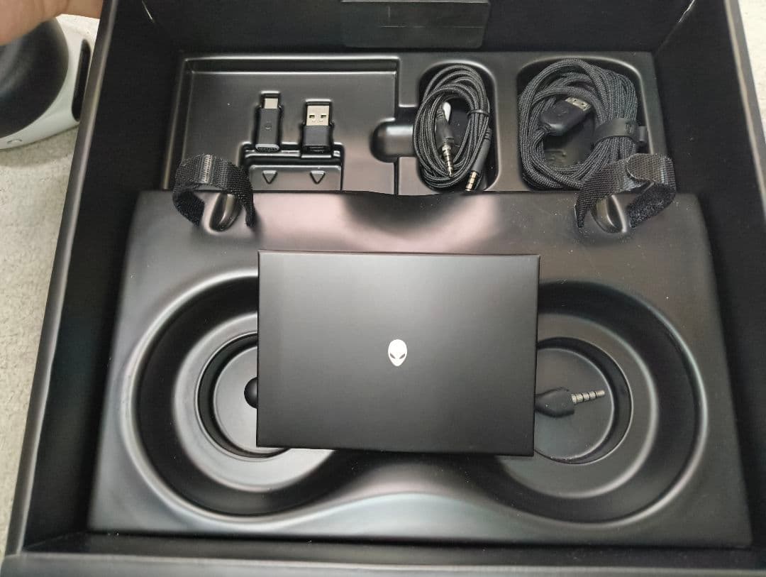 Alienware AW920H ワイヤレスゲーミング ヘッドセット ルナライト