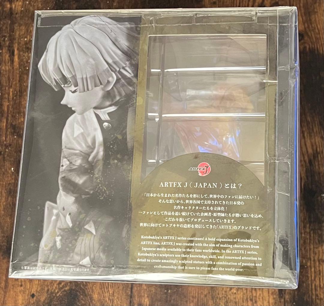 鬼滅の刃　我妻善逸　フィギュア 缶バッジ 他 グッズ　纏め売り　約130点以上