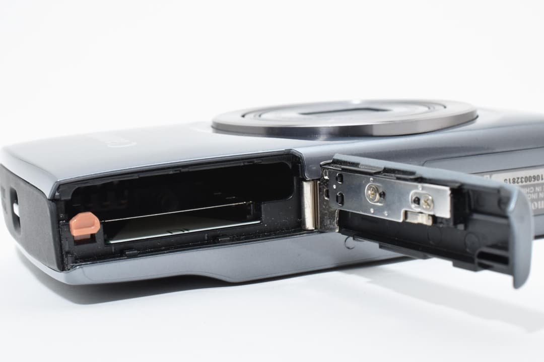 Canon IXY 150 シルバー PC2197 2047