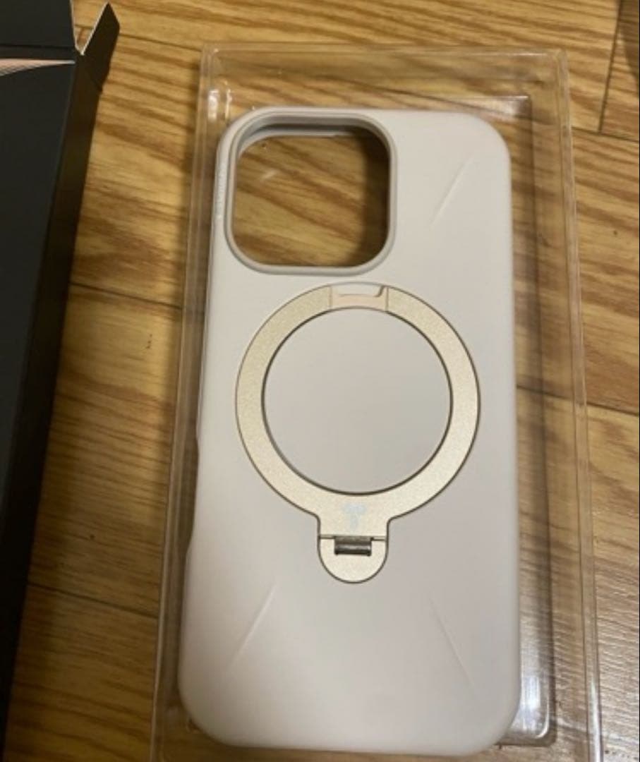 iPhone16Pro ケース ゼンマイ式スタンド 6.3インチ ミルクティー