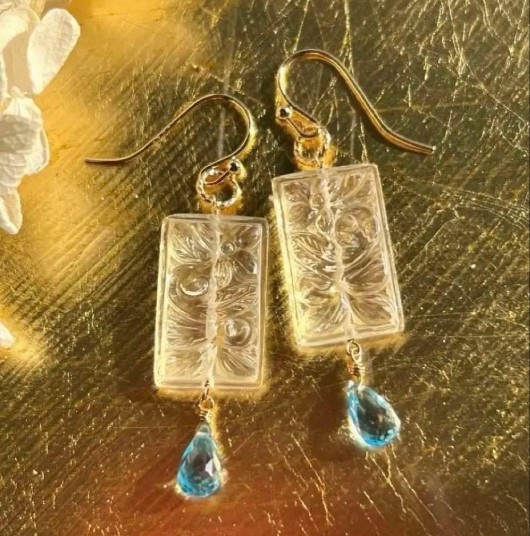 クリスタルクォーツフローラルバゲット＆スイスブルートパーズのピアス　14kgf