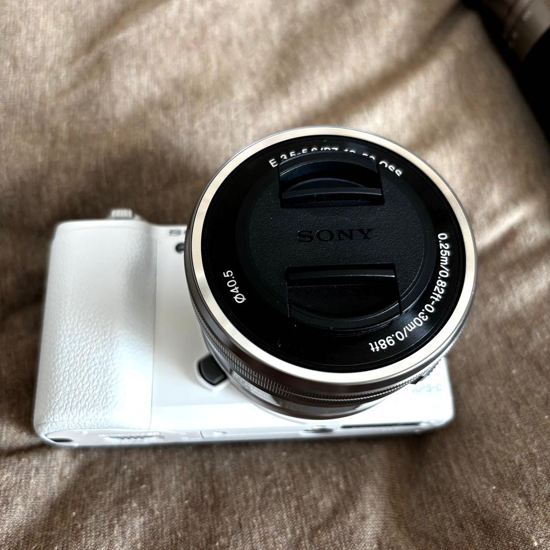 【極美品】 SONY ミラーレス一眼レフカメラ α5100 ホワイト＋専用バッグ
