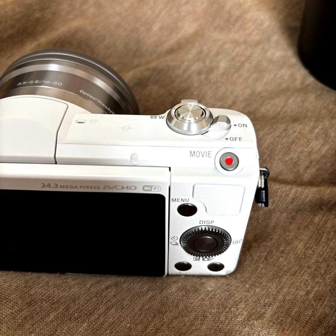 【極美品】 SONY ミラーレス一眼レフカメラ α5100 ホワイト＋専用バッグ