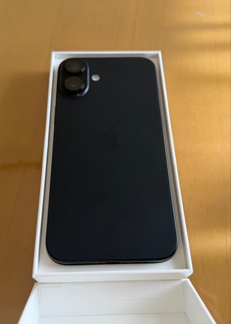 iPhone 16 plus ブラック ケース付き　128GB