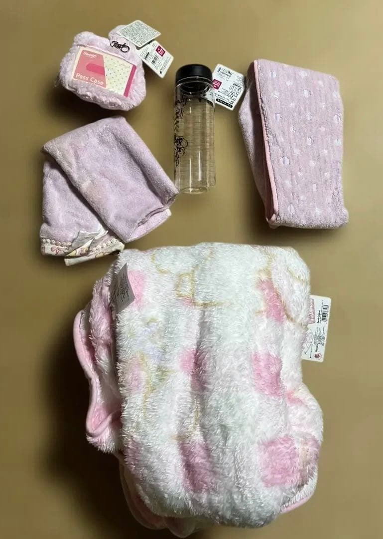 サンリオ⭐︎マイメロディ⭐︎パスケース&フェンスタオル＆水筒＆クッション毛布⭐︎5点S