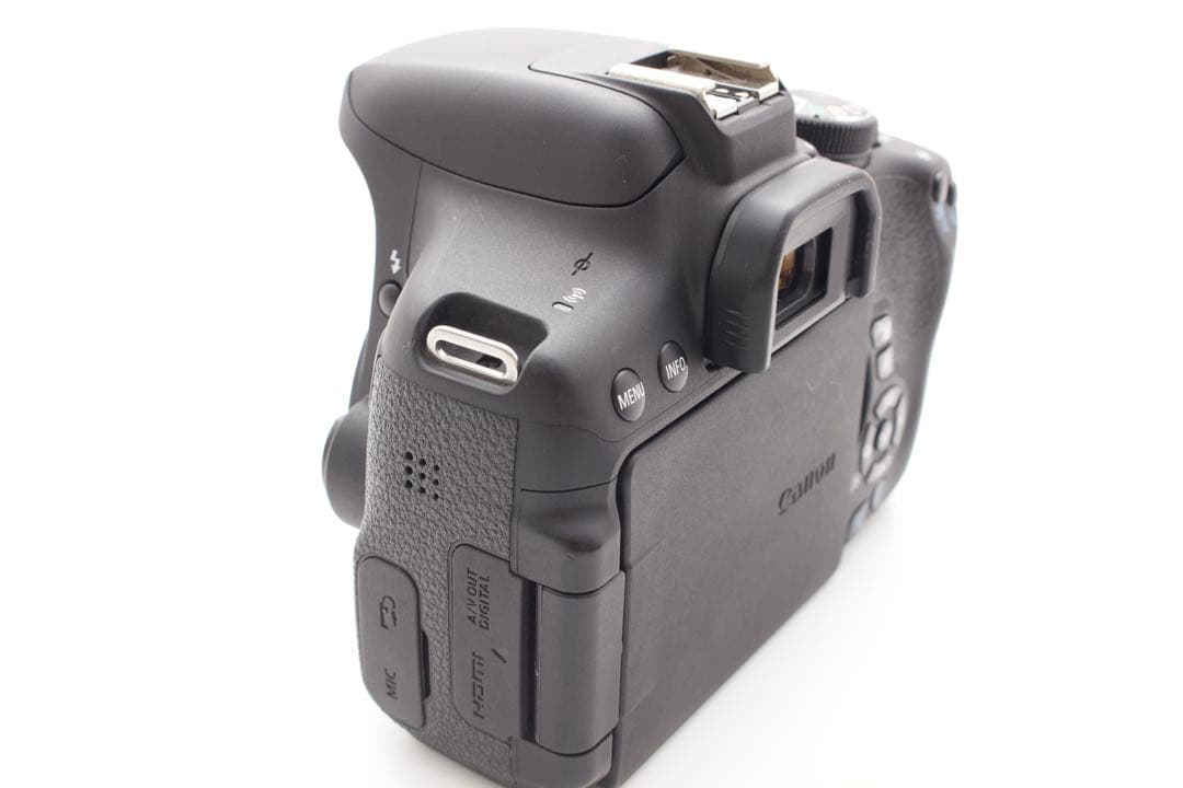 Canon EOS Kiss X8i ダブルレンズ　広範囲をカバー　Wi-Fi