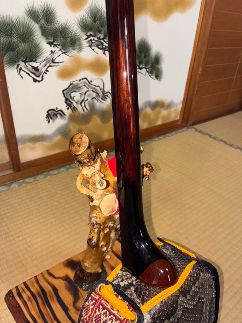沖縄三線！黒木！上質黒檀！ユナー型 ！本蛇皮　本張り【一枚張り】