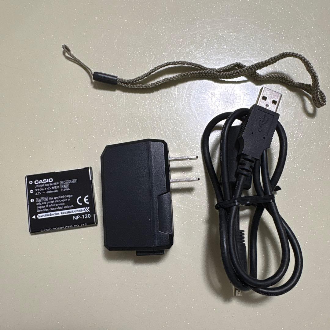 【動作確認済】CASIO EXILIM EX-Z900デジタルカメラホワイト