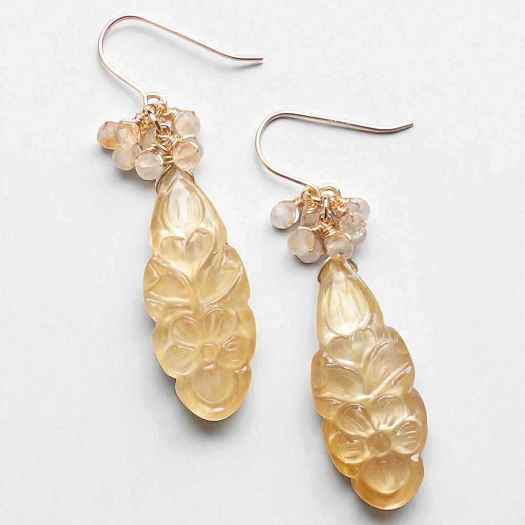 No.739✨天然石✨イエローマザーオブパール×シトリンのピアス　14kgf
