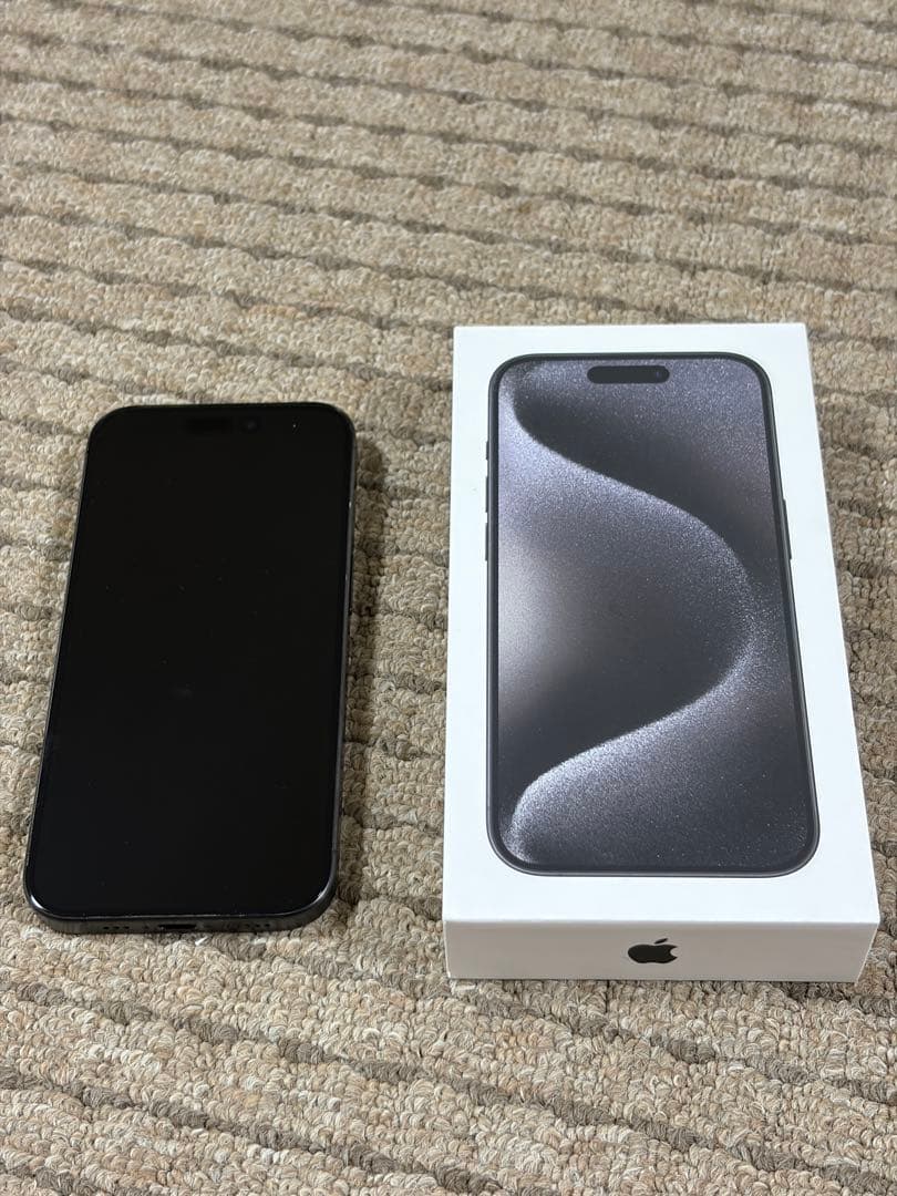 Apple iPhone 15 Pro (128GB) - ブラックチタニウム