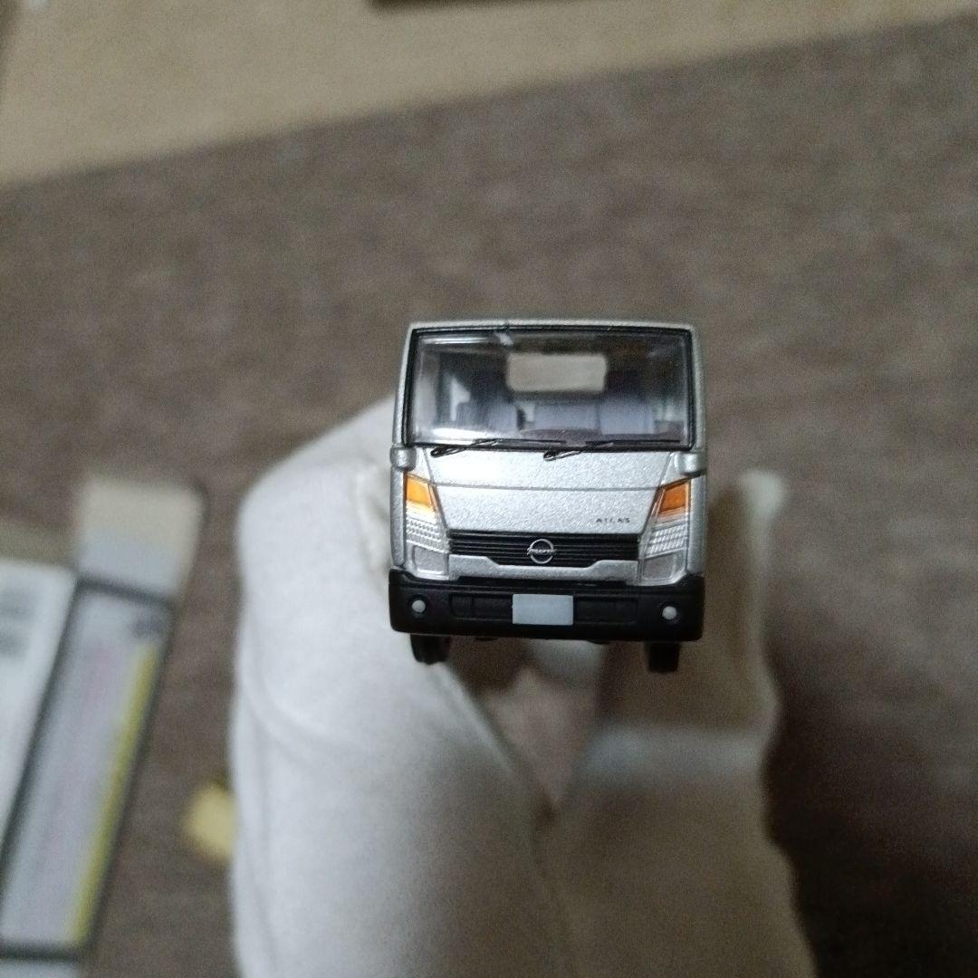 トミカリミテッドヴィンテージネオ 日産アトラス F24 花見台自動車 2台