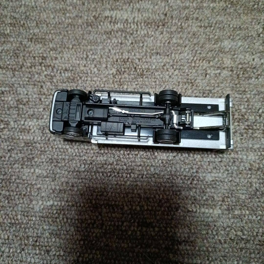 トミカリミテッドヴィンテージネオ 日産アトラス F24 花見台自動車 2台