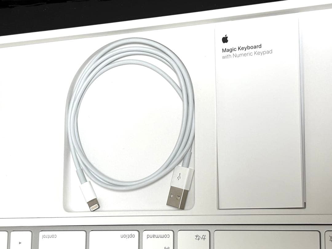 デスク快適化！Apple Magic Keyboard MQ052J/A