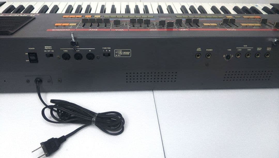 ローランド JUNO-106S ヴィンテージ シンセサイザー