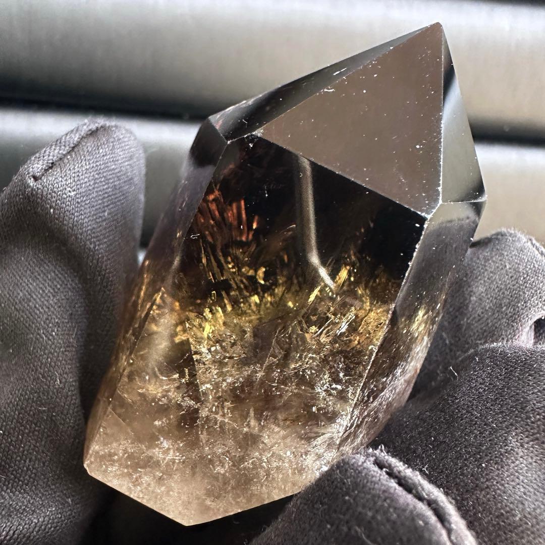 【金運· 魔除】ファントム☆レインボー☆煙水晶スモーキークォーツ六角柱A1532